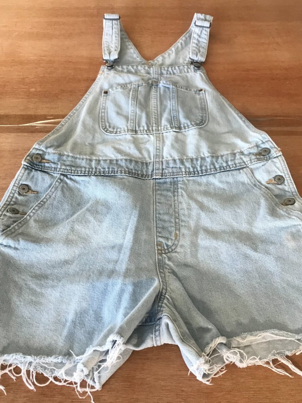 Old Navy Denim Short Overalls Women L Blue Adjustable Shoulder Straps Pockets